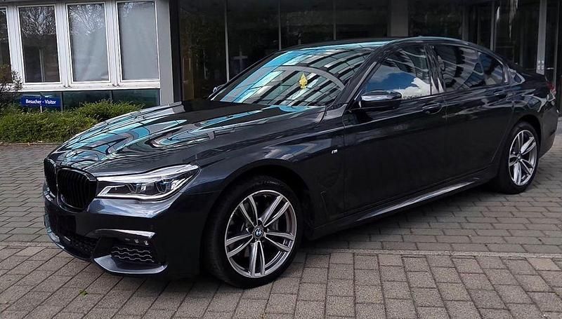 Second-hand BMW 740 Performance 320 CP (235 kW) 2018 Gri Berlinǎ