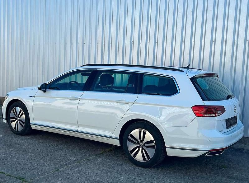 Gebraucht VW Passat GTE 156 PS (114 kW) 2020 Pure white Kombi
