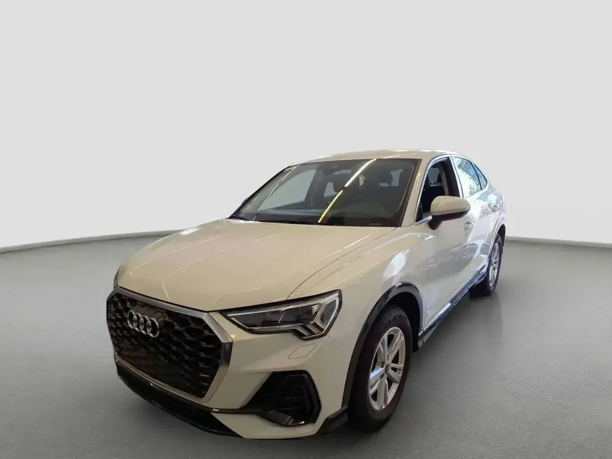 Gebraucht Audi Q3 Sportback Sport 193 PS (141 kW) 2025 Weiß SUV