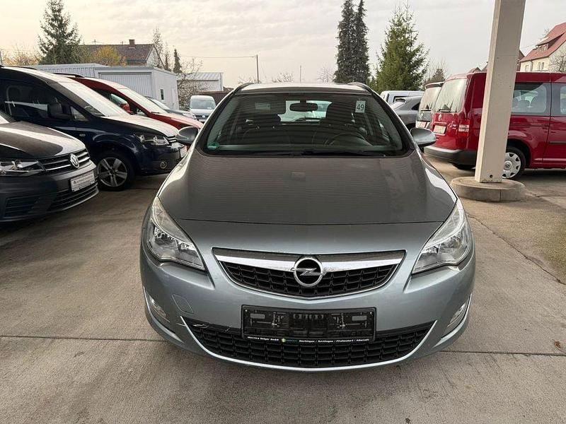 Gebraucht Opel Astra Selection 95 PS (69 kW) 2012 Silber Kombi