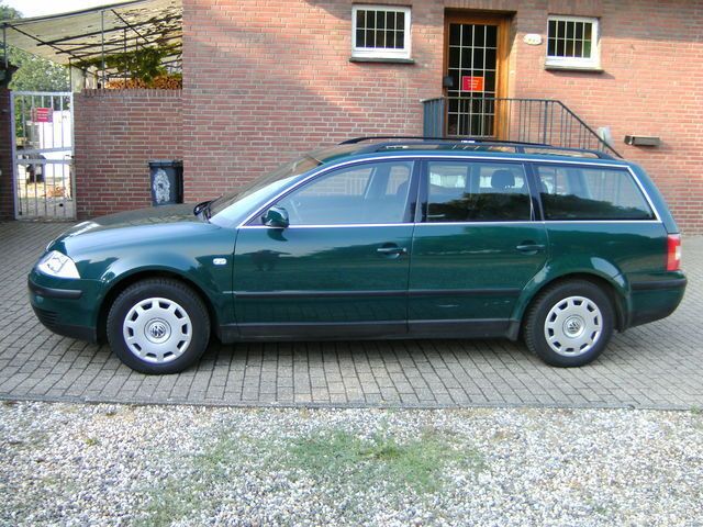 Gebraucht VW Passat 141 PS (103 kW) 2001 Grün metallic Kombi