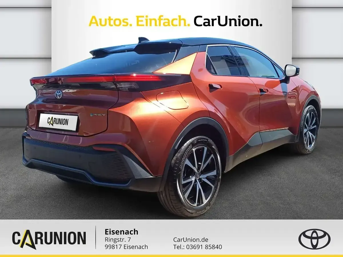 Neu Toyota C-HR 223 PS (164 kW) 2026 M35 oxide bronze SUV