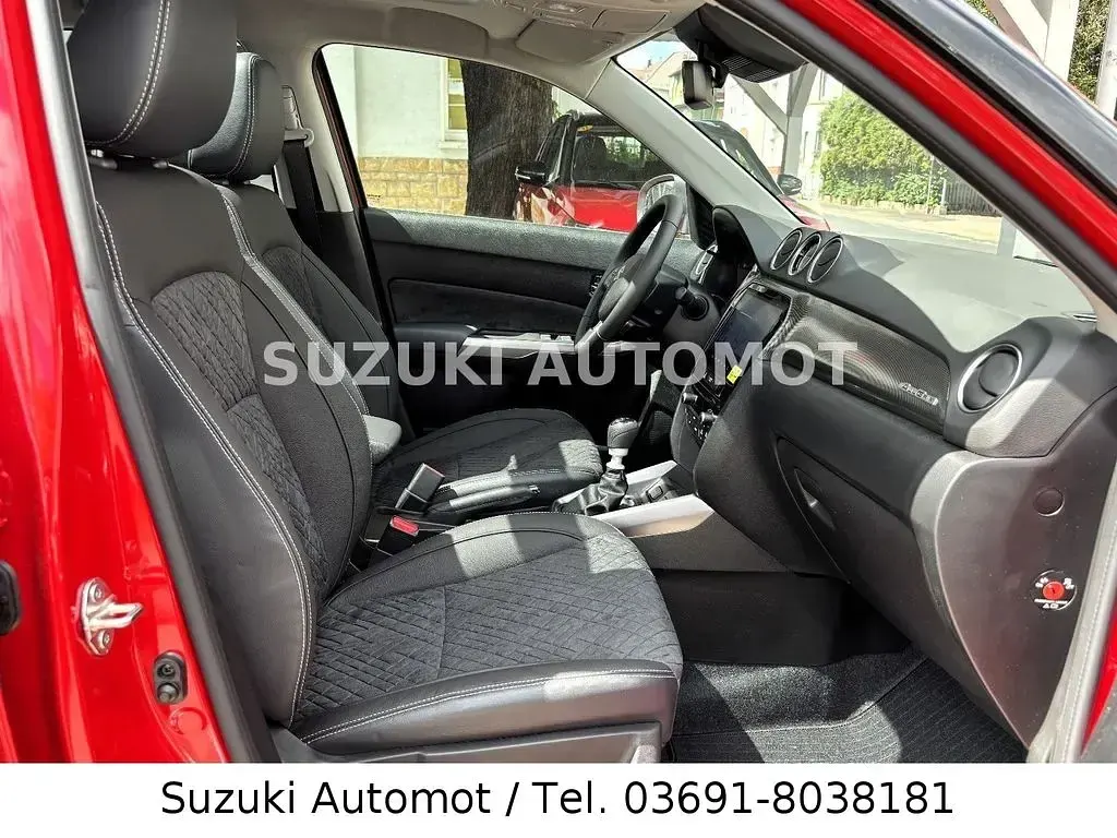 Gebraucht Suzuki Vitara Comfort+ 129 PS (94 kW) 2025 Rot SUV