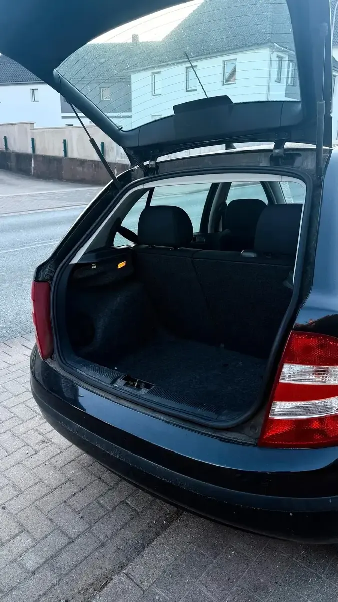 Second-hand Skoda Fabia 75 CP (55 kW) 2006 Negru Hatchback