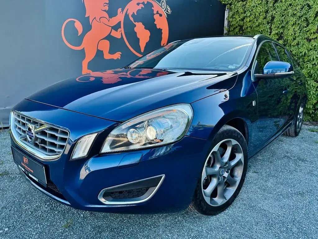 Gebraucht Volvo V60 215 PS (158 kW) 2012 Blau Kombi