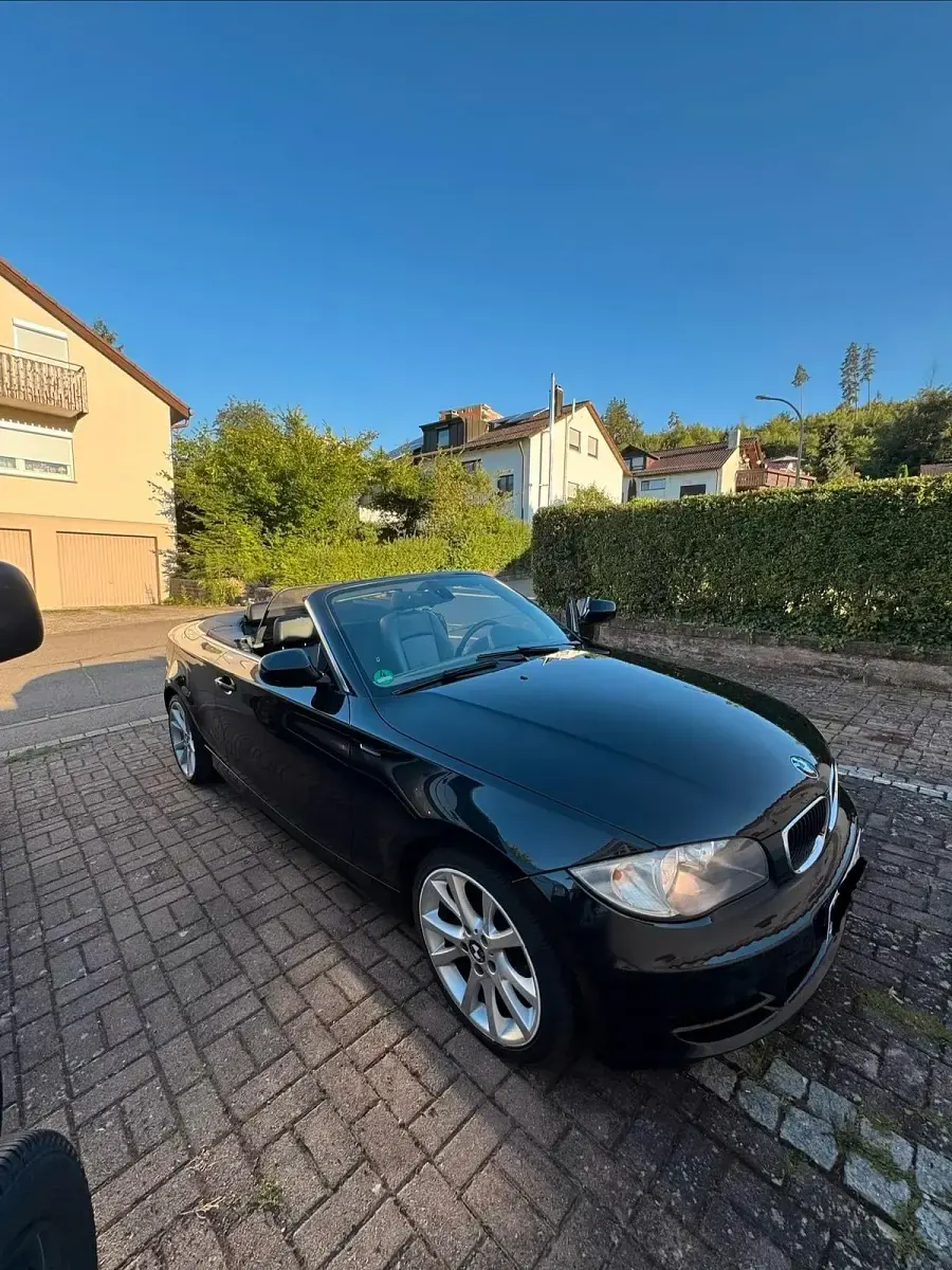 Gebraucht BMW 120 176 PS (129 kW) 2010 Schwarz Kleinwagen
