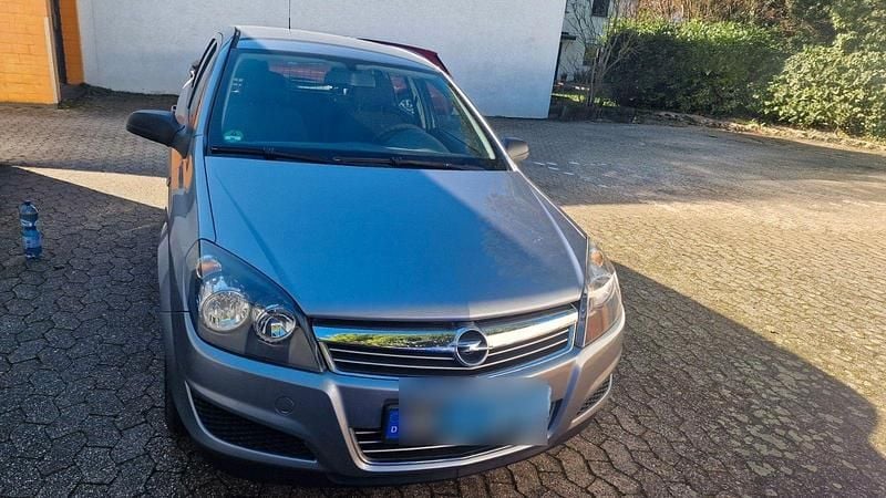 Gebraucht Opel Astra Innovation 90 PS (66 kW) 2009 Silber Kombi