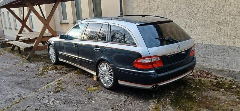Gebraucht Mercedes E280 Avantgarde 177 PS (130 kW) 2005 Blau Kombi