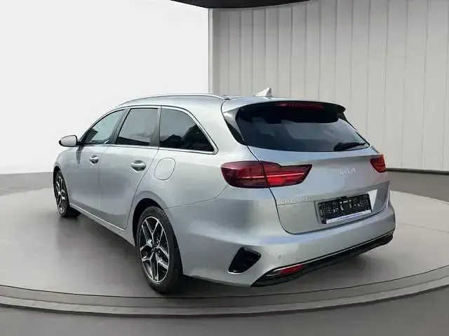 Gebraucht Kia Ceed Sportswagon 140 PS (102 kW) 2024 Silber Kombi