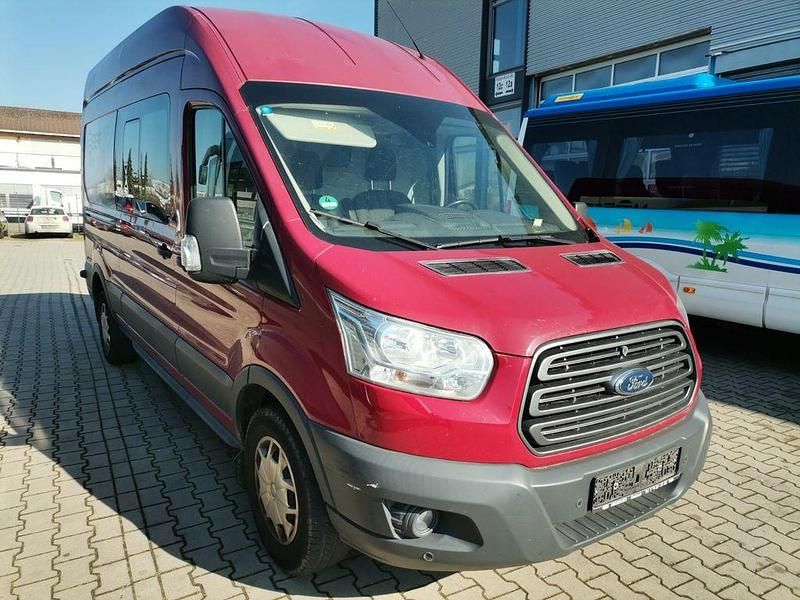 Gebraucht Ford Transit Trend 170 PS (125 kW) 2018 Rot Limousine