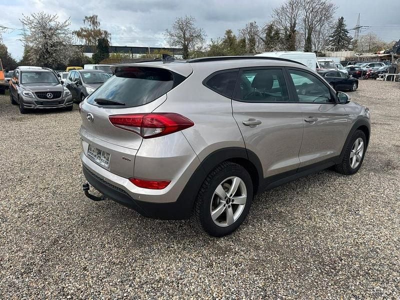 Gebraucht Hyundai Tucson Advantage 177 PS (130 kW) 2016 Grau SUV