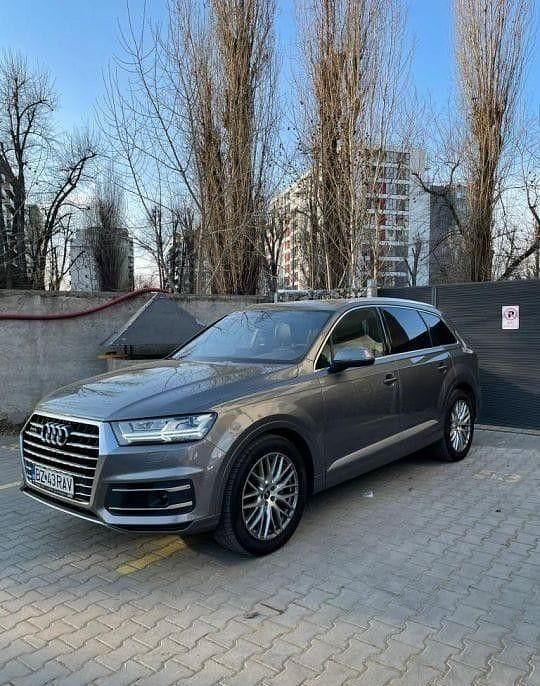 Grau Gebraucht 2016 Audi Q7 Performance SUV | 29.000 € (Fairer Preis) - Bild 1/4