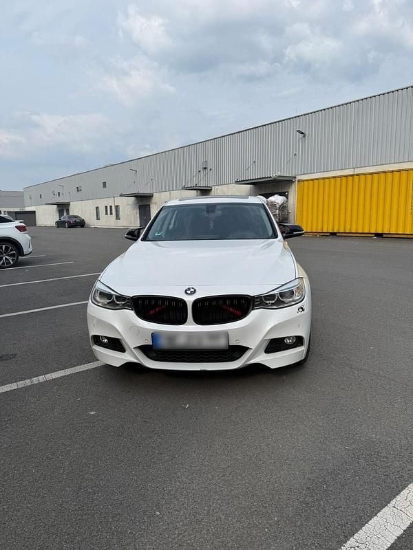 Gebraucht BMW 328 245 PS (180 kW) 2015 Weiß Limousine