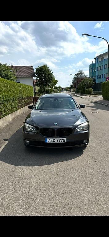 Gebraucht BMW 730 245 PS (180 kW) 2010 Schwarz Limousine