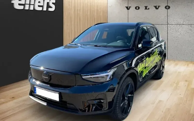 Używany Volvo EX40 Plus 185 kW (252 KM) 2025 Czarny SUV