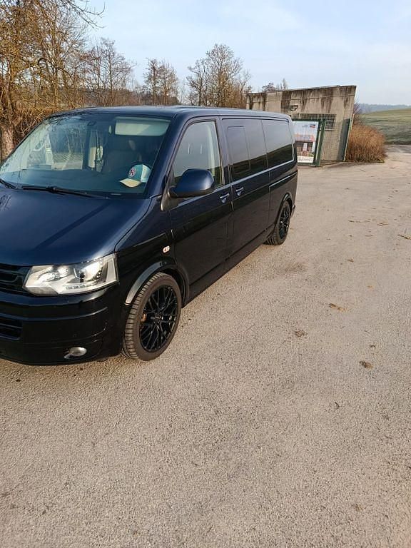 Second-hand VW T5 Highline 179 CP (131 kW) 2013 Negru Van
