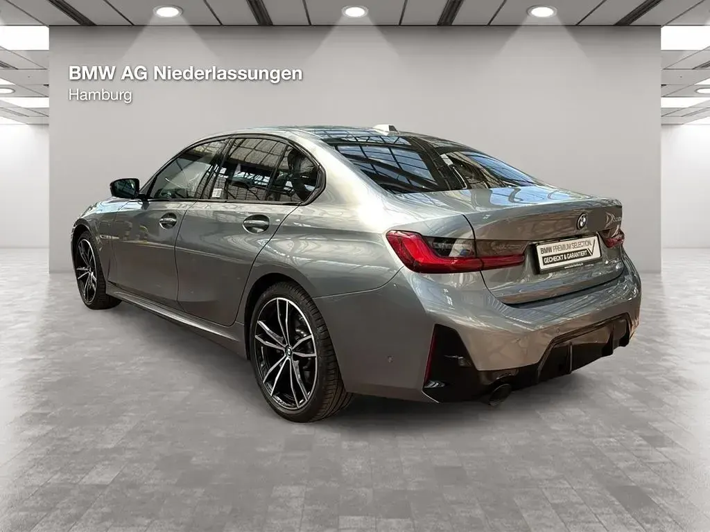Gebraucht BMW 330 M Sport 184 PS (135 kW) 2023 Grau Limousine