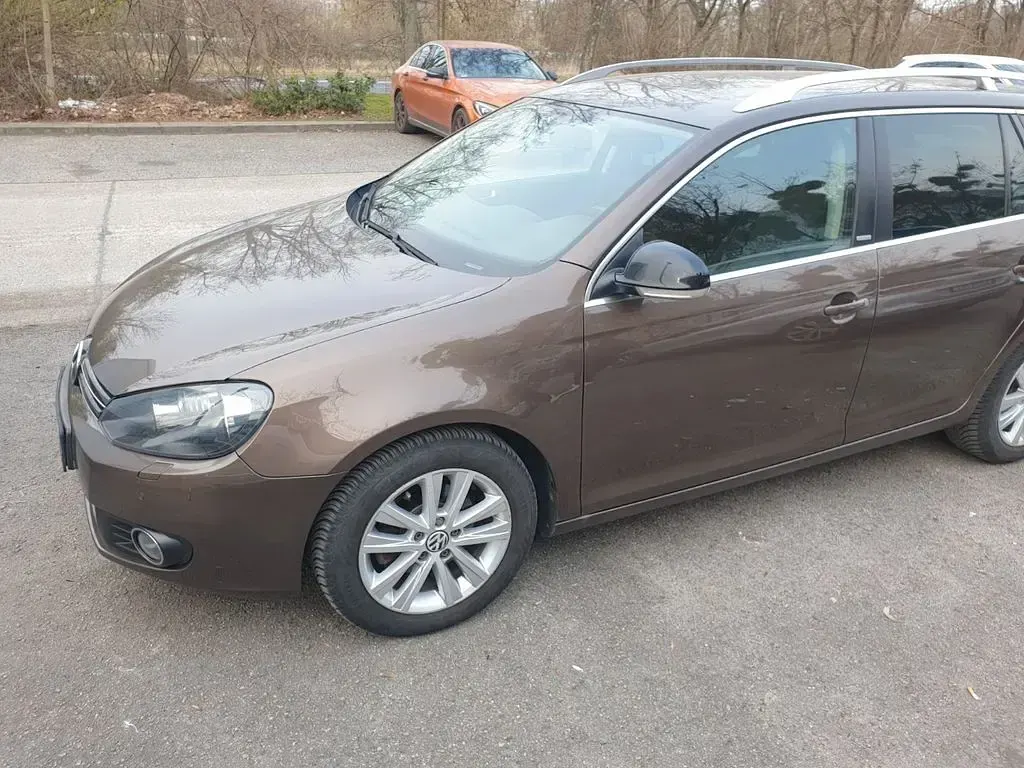 Second-hand VW Golf VI Style 105 CP (77 kW) 2011 Maro Hatchback