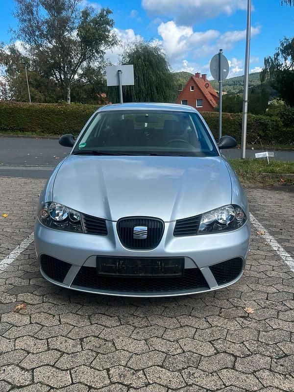 Grau Gebraucht 2008 Seat Ibiza Kleinwagen | 650 € (Superpreis) - Bild 1/4