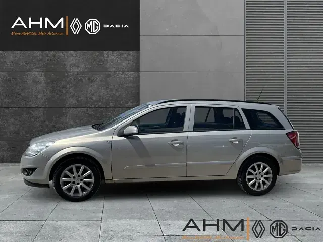 Gebraucht Opel Astra Edition 116 PS (85 kW) 2009 Silber Kombi