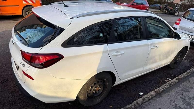 Gebraucht Hyundai i30 116 PS (85 kW) 2019 Weiß Kombi