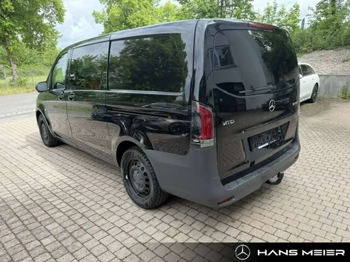 Gebraucht Mercedes Vito 190 PS (139 kW) 2024 Obsidianschwarz Van