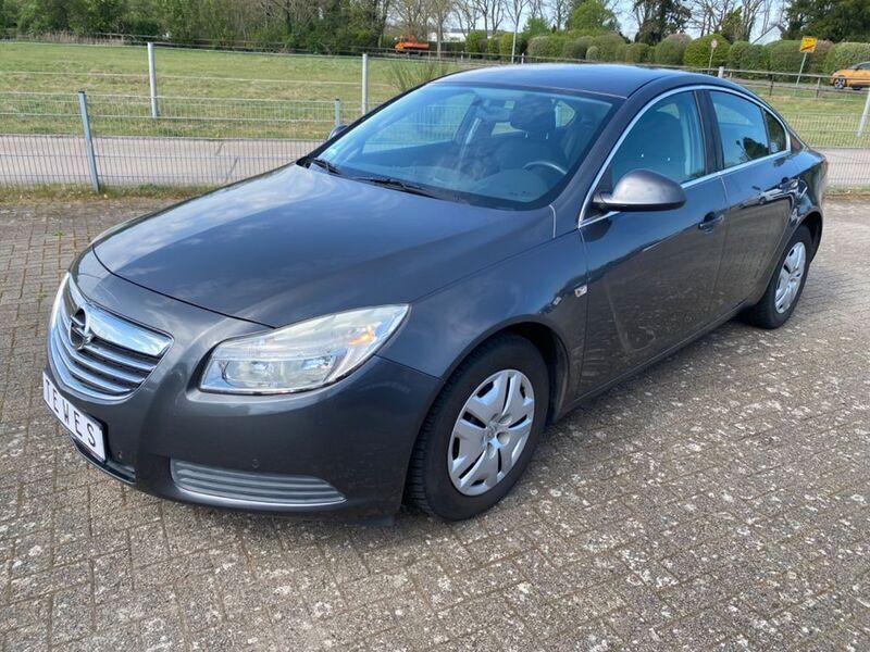 Gebraucht Opel Insignia Edition 116 PS (85 kW) 2010 Grau Limousine
