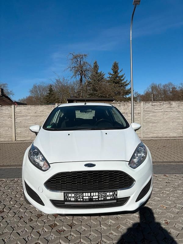 Gebraucht Ford Fiesta 2016 Weiß Limousine