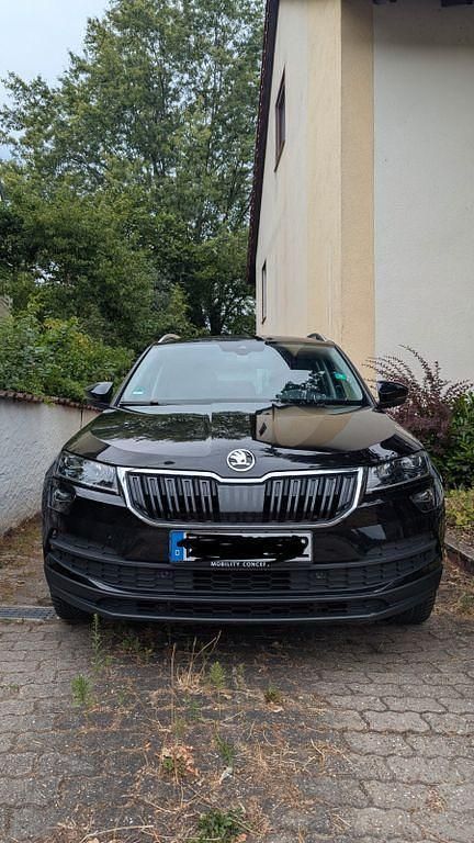 Schwarz Gebraucht 2021 Skoda Karoq Clever SUV | 21.000 € (Guter Preis) - Bild 1/4