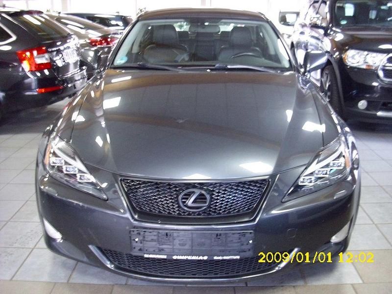 Grau Gebraucht 2008 Lexus IS250 Limousine | 9.999 € (Etwas zu teuer) - Bild 1/4