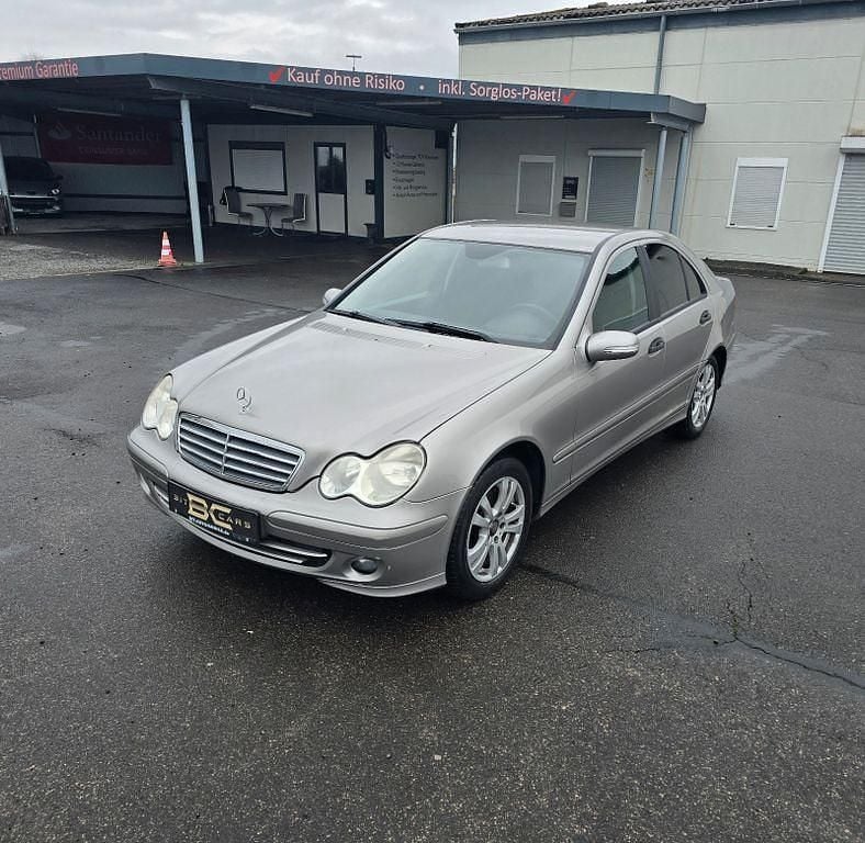 Grau Gebraucht 2006 Mercedes C200 Elegance Limousine | 3.499 € (Fairer Preis) - Bild 1/4
