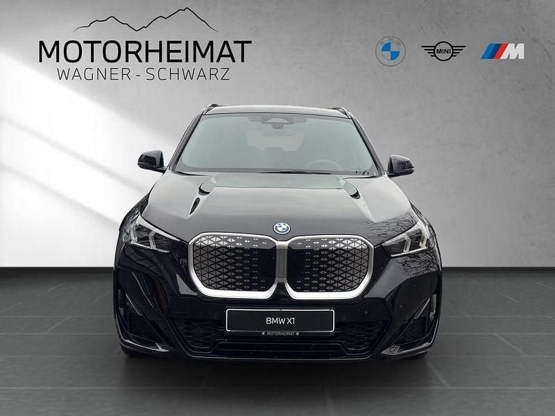 Neu BMW iX1 Performance 230 kW (313 PS) 2025 Schwarz SUV