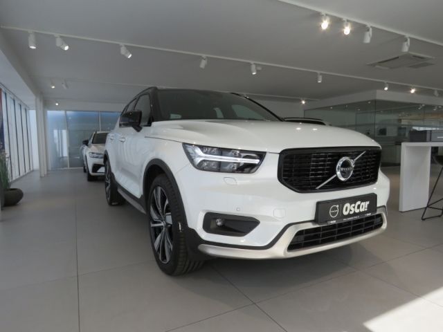 Weiß Gebraucht 2021 Volvo XC40 R-Design SUV | 30.970 € (Fairer Preis) - Bild 1/4