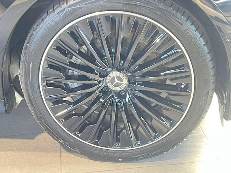 Gebraucht Mercedes E220 AMG 197 PS (144 kW) 2025 lack obsidianschwarz Limousine