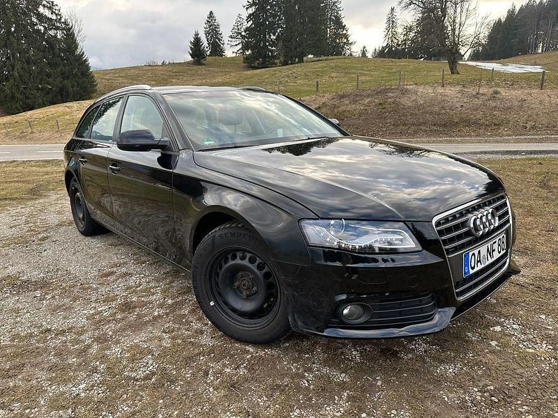 Gebraucht Audi A4 Attraction 143 PS (105 kW) 2011 Schwarz Kombi