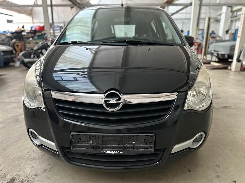 Gebraucht Opel Agila Edition 94 PS (69 kW) 2014 Schwarz Kleinwagen