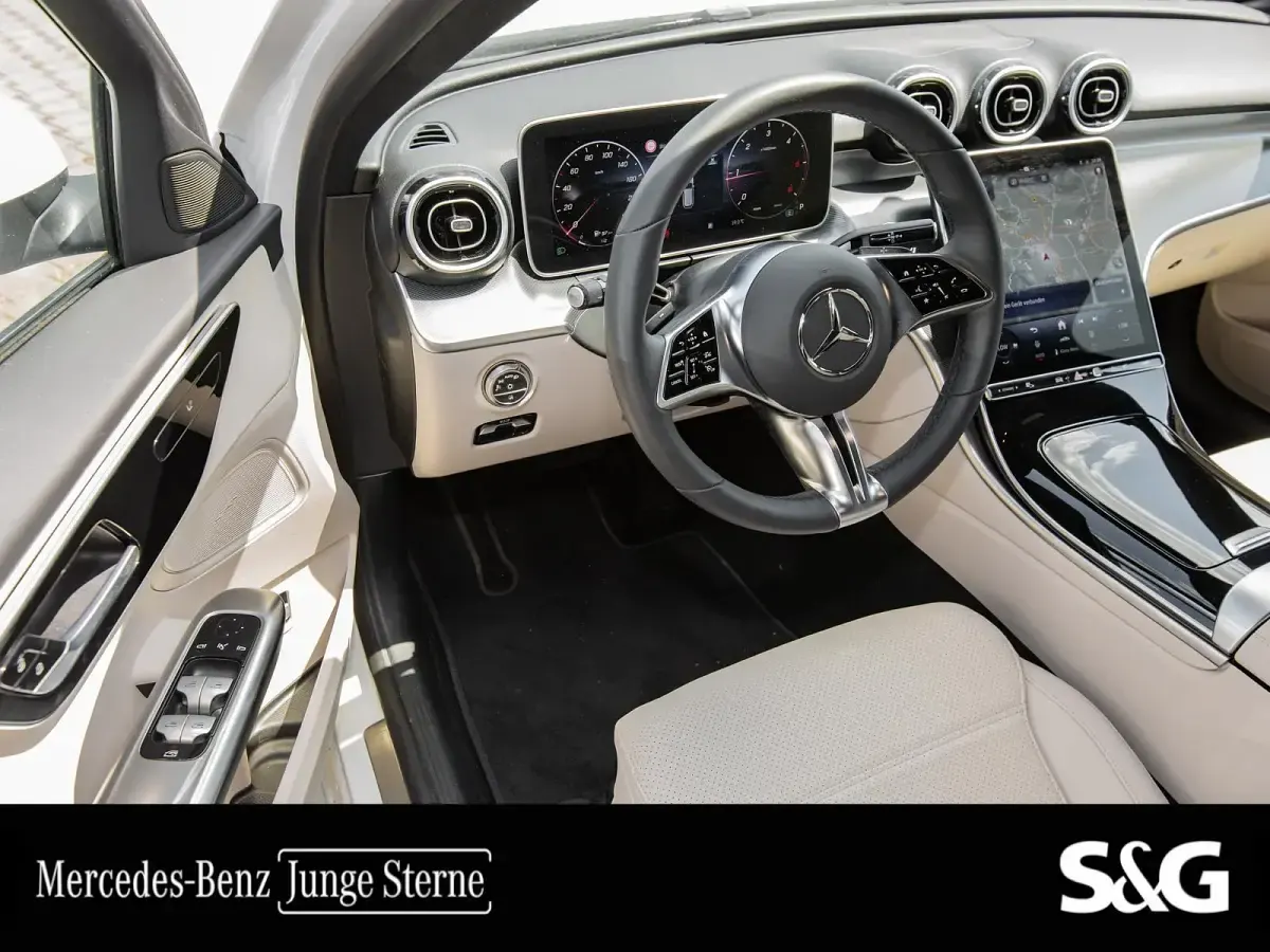 Gebraucht Mercedes C200 Avantgarde 163 PS (119 kW) 2024 Unilack polarweiß Kombi