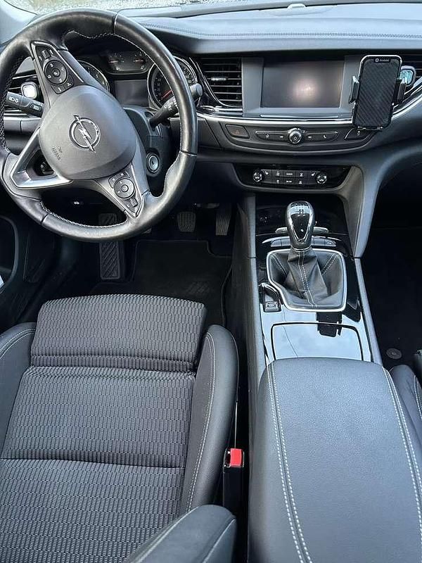 Gebraucht Opel Insignia Innovation 165 PS (121 kW) 2020 Weiß Kleinwagen