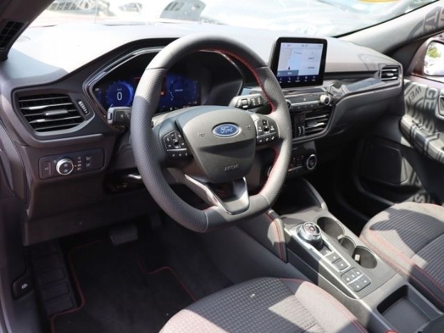 Gebraucht Ford Kuga ST-Line 120 PS (88 kW) 2024 Rot SUV
