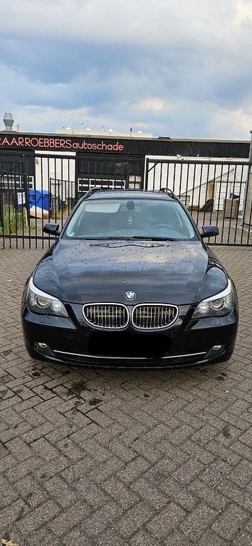 Schwarz Gebraucht 2008 BMW 525 Kombi | 7.499 € (Fairer Preis) - Bild 1/4