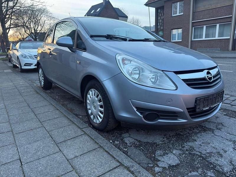 Gebraucht Opel Corsa Selection 80 PS (58 kW) 2009 Lichtsilber metallic Kleinwagen