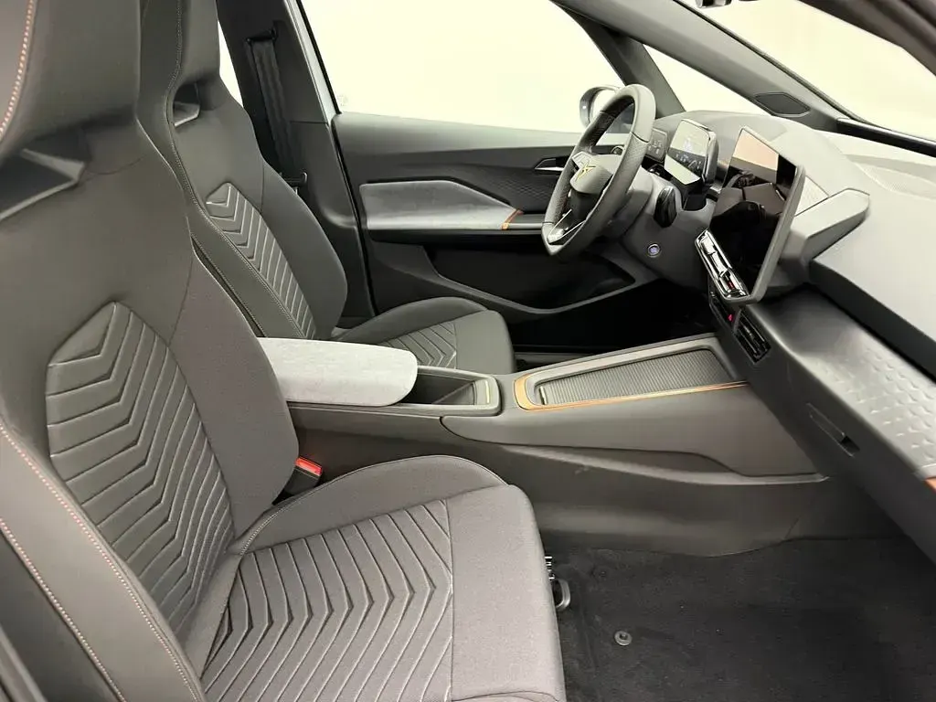 Gebraucht Cupra Born 169 kW (231 PS) 2026 Silber Kleinwagen
