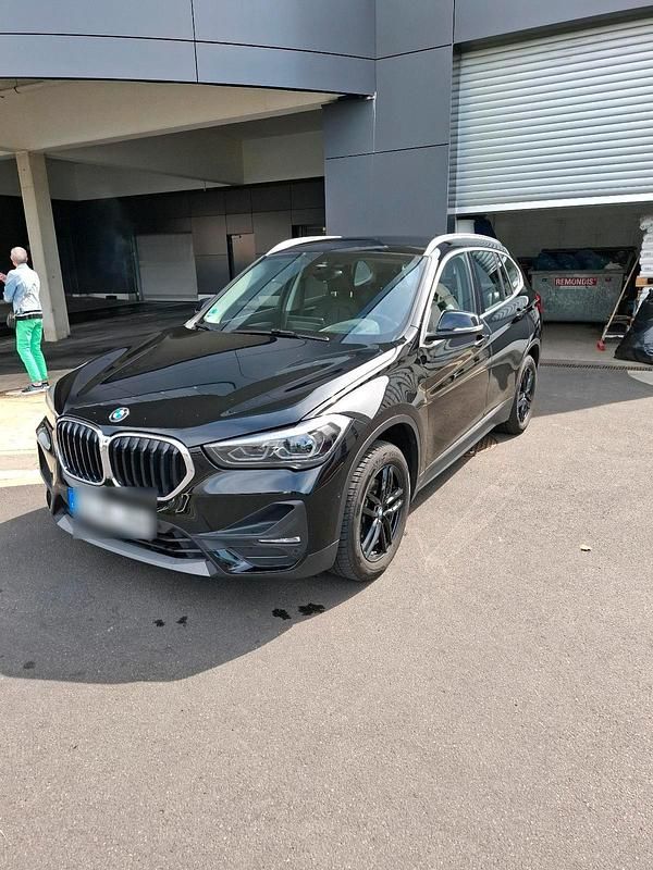 Schwarz Gebraucht 2020 BMW X1 Advantage SUV | 25.900 € (Fairer Preis) - Bild 1/4