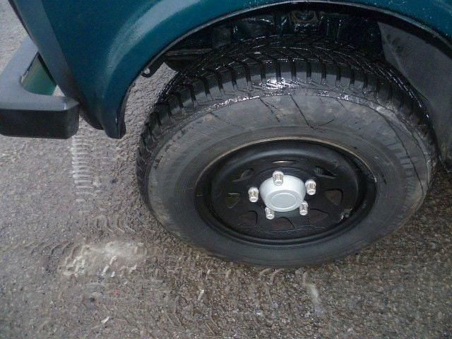 Gebraucht Lada niva 83 PS (61 kW) 2011 Grün SUV