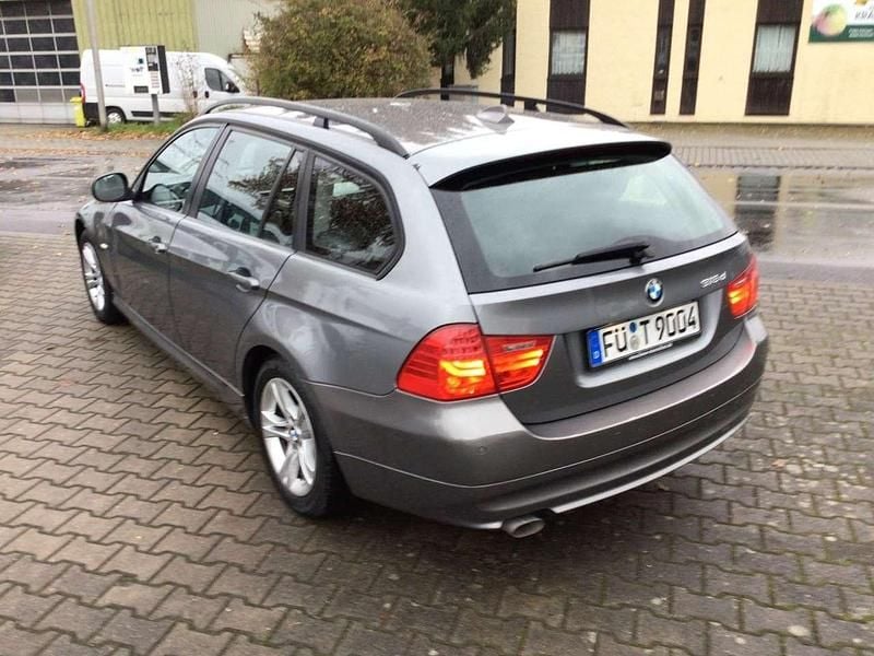 Gebraucht BMW 318 Sport Line 143 PS (105 kW) 2010 Spacegrau (metallic) Kombi
