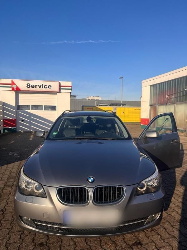 Silber Gebraucht 2009 BMW 520 Kombi | 6.300 € (Fairer Preis) - Bild 1/4