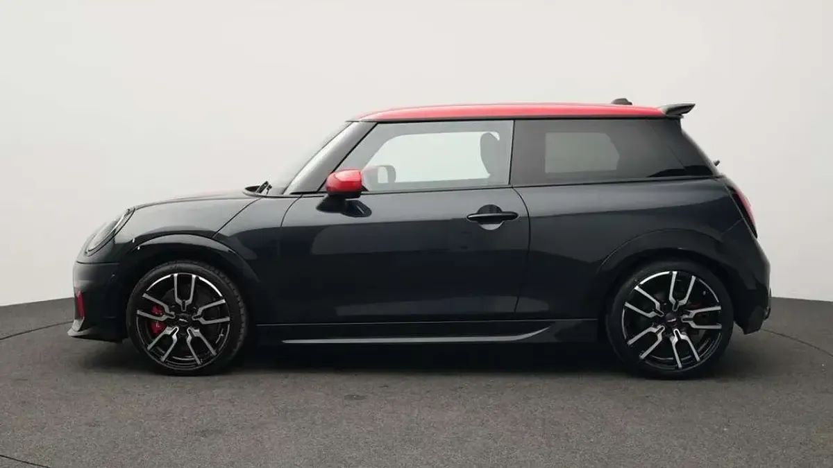 Gebraucht Mini John Cooper Works 231 PS (169 kW) 2025 Grau Kleinwagen
