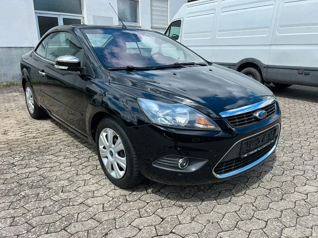 Gebraucht Ford Focus Cabriolet Titanium 136 PS (100 kW) 2010 Schwarz Cabrio