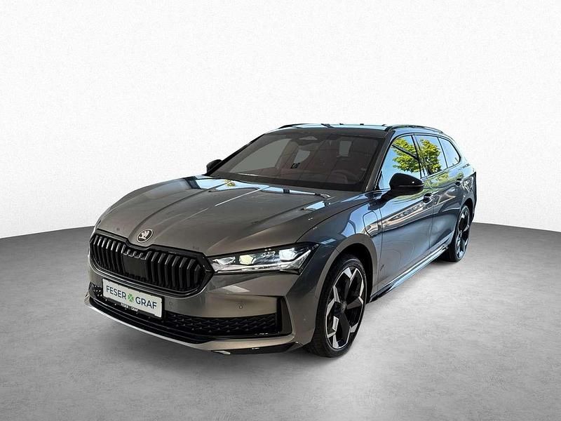 Graphitegrau Neu 2025 Skoda Superb SportLine Kombi | 49.980 € (Fairer Preis) - Bild 1/4