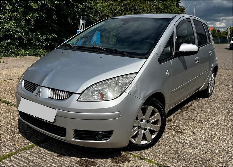 Grau Gebraucht 2006 Mitsubishi Colt Limousine | 900 € (Superpreis) - Bild 1/4